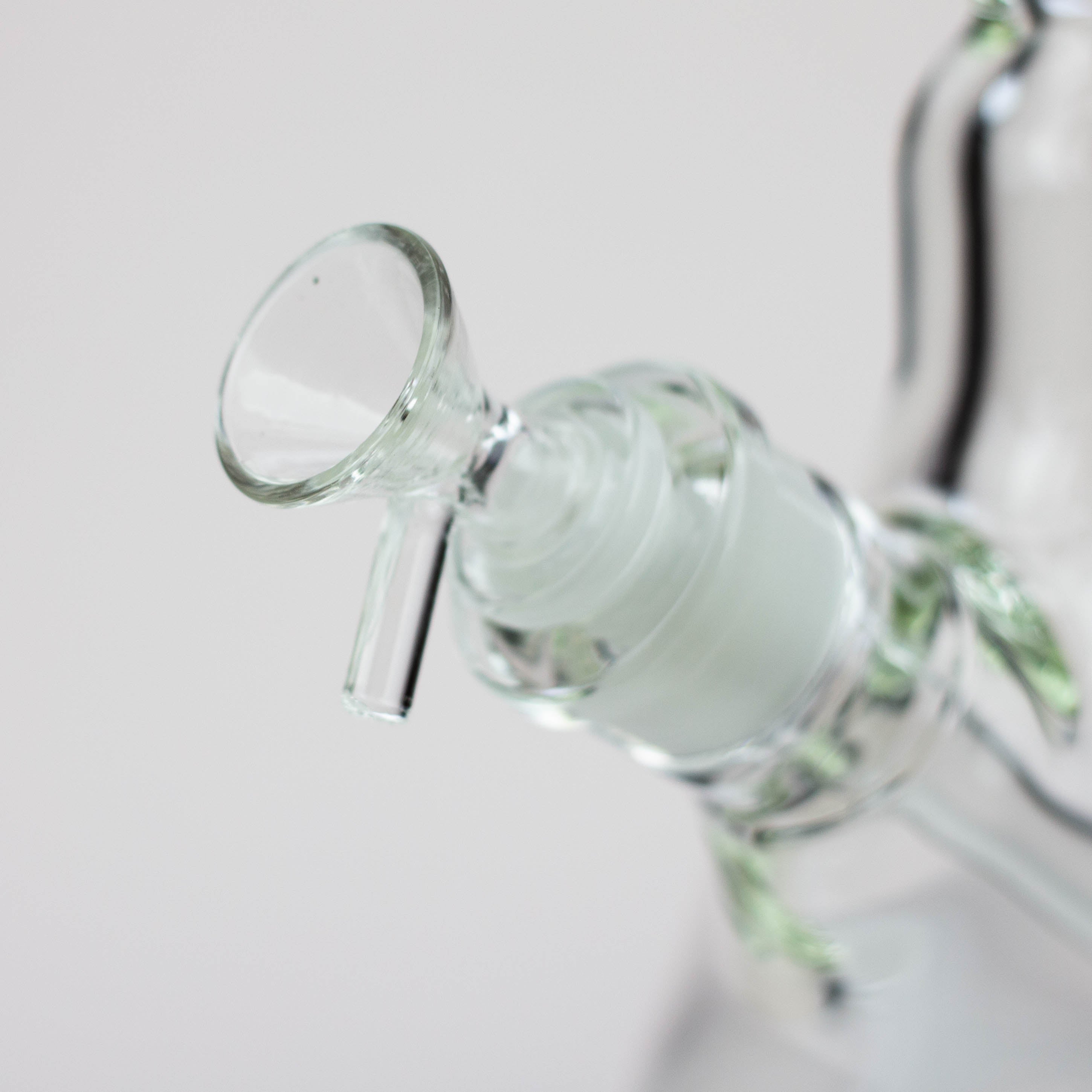 17.5" Spark 9 mm curbed tube glass water bong