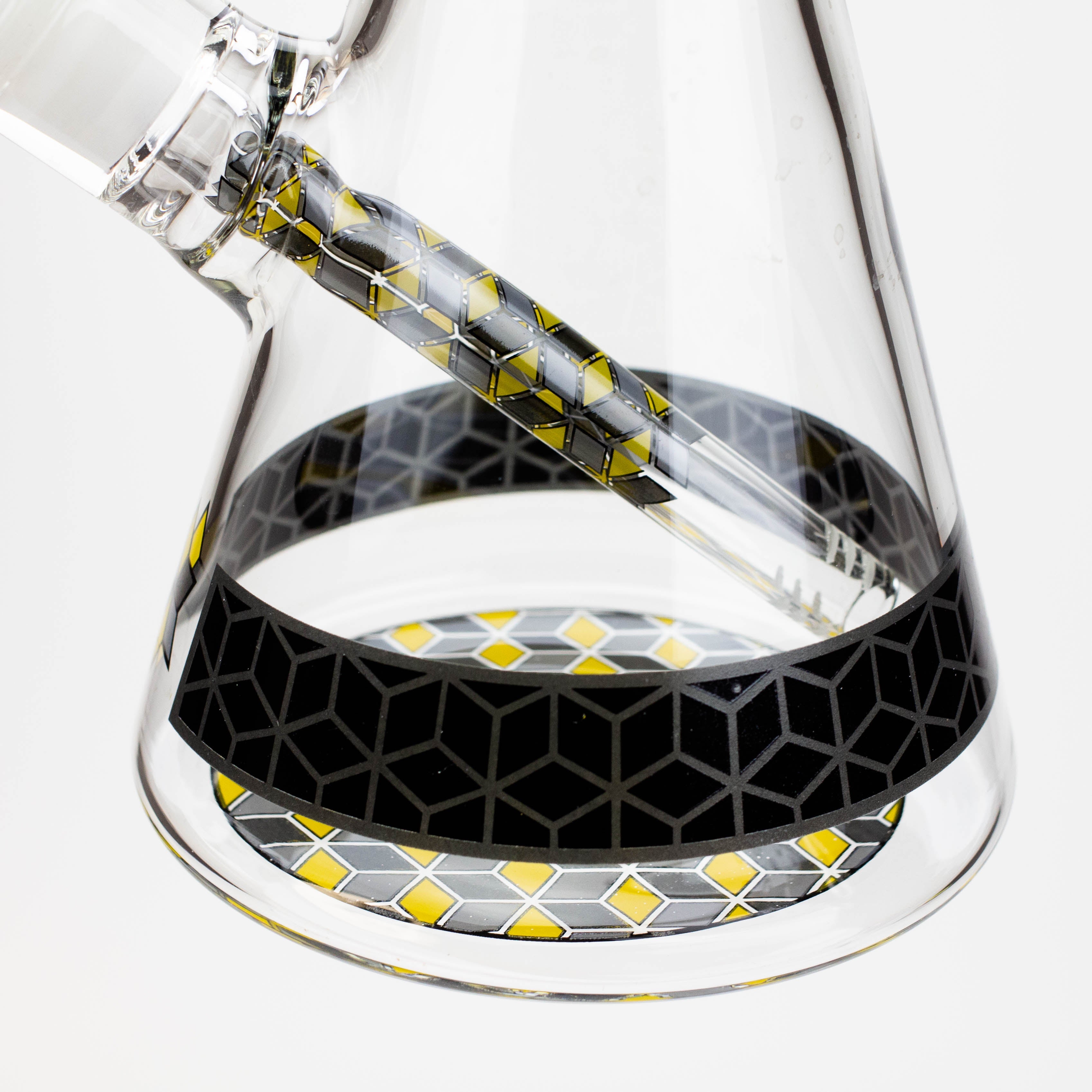 18" Cubic Pattern 7 mm glass water bong