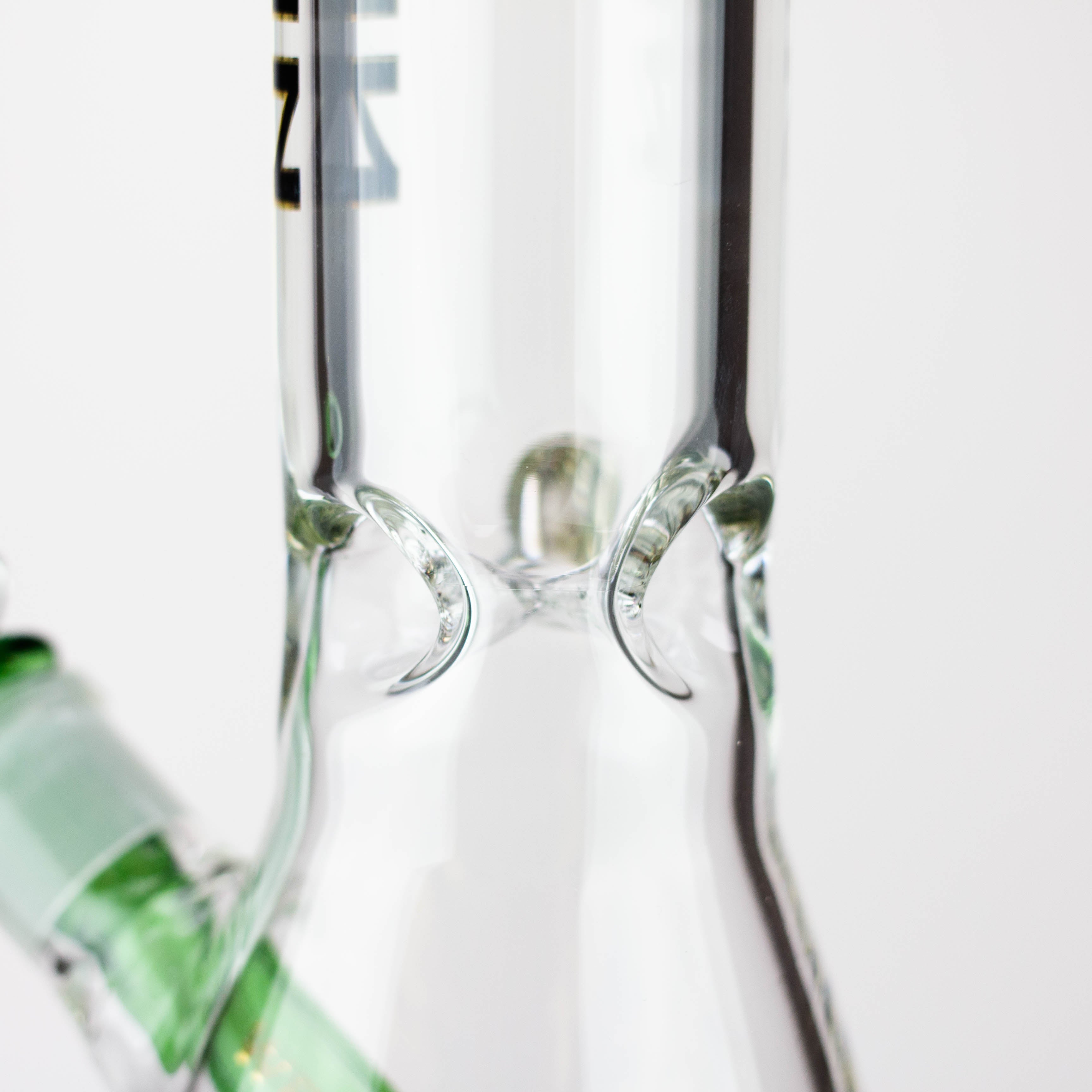 WellCann | 14" 7mm Beaker Bong with Thick Decal Base - Black x Green v2