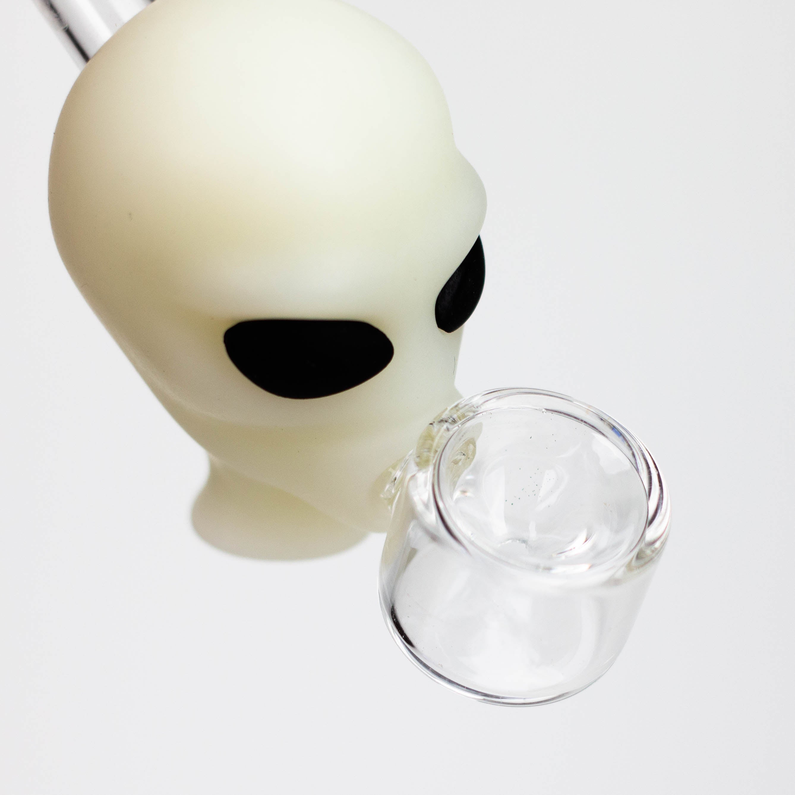 4" Alien hand pipe glow in the dark [YS-096]