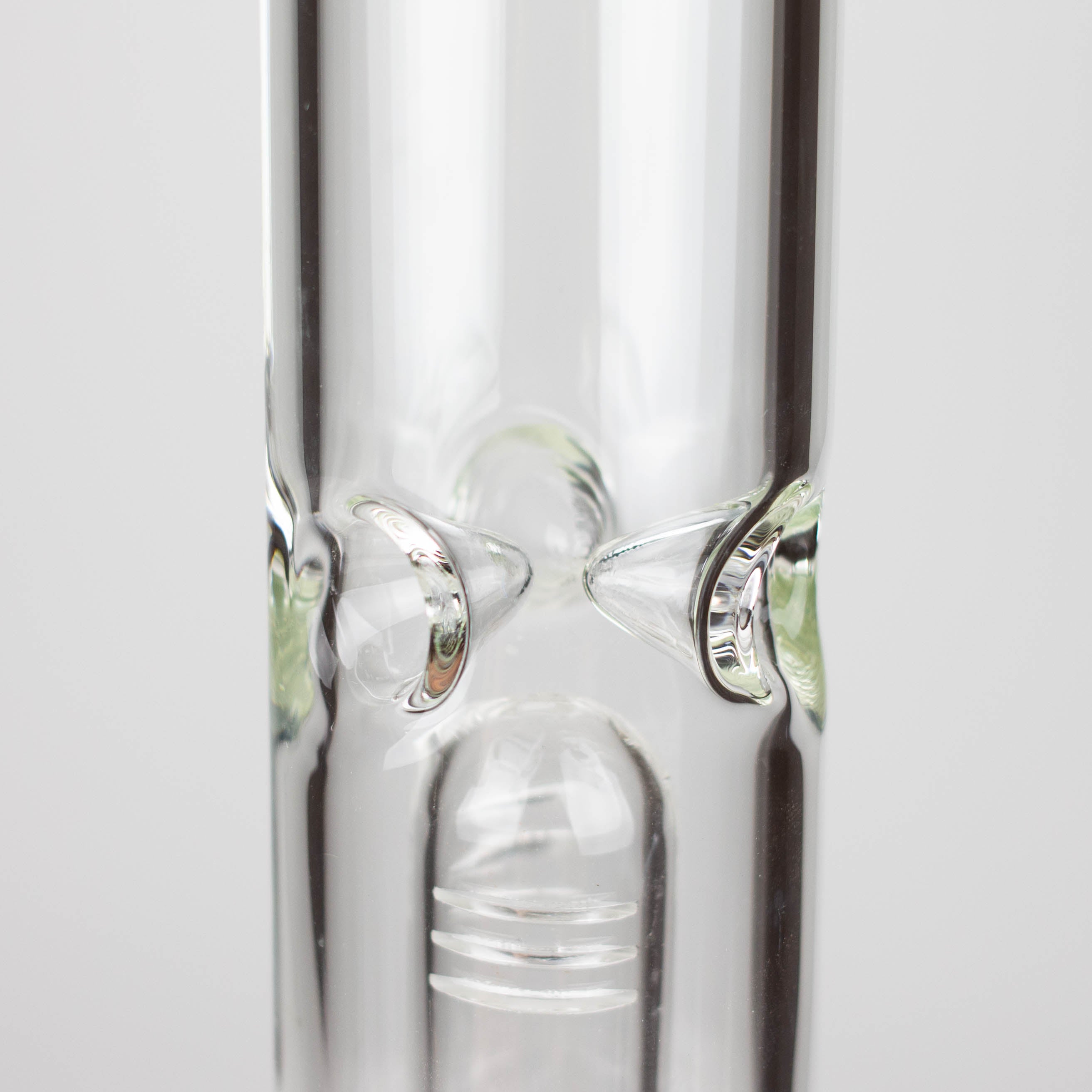 Z16" Color accented 7 mm glass water bong With Dffiuser