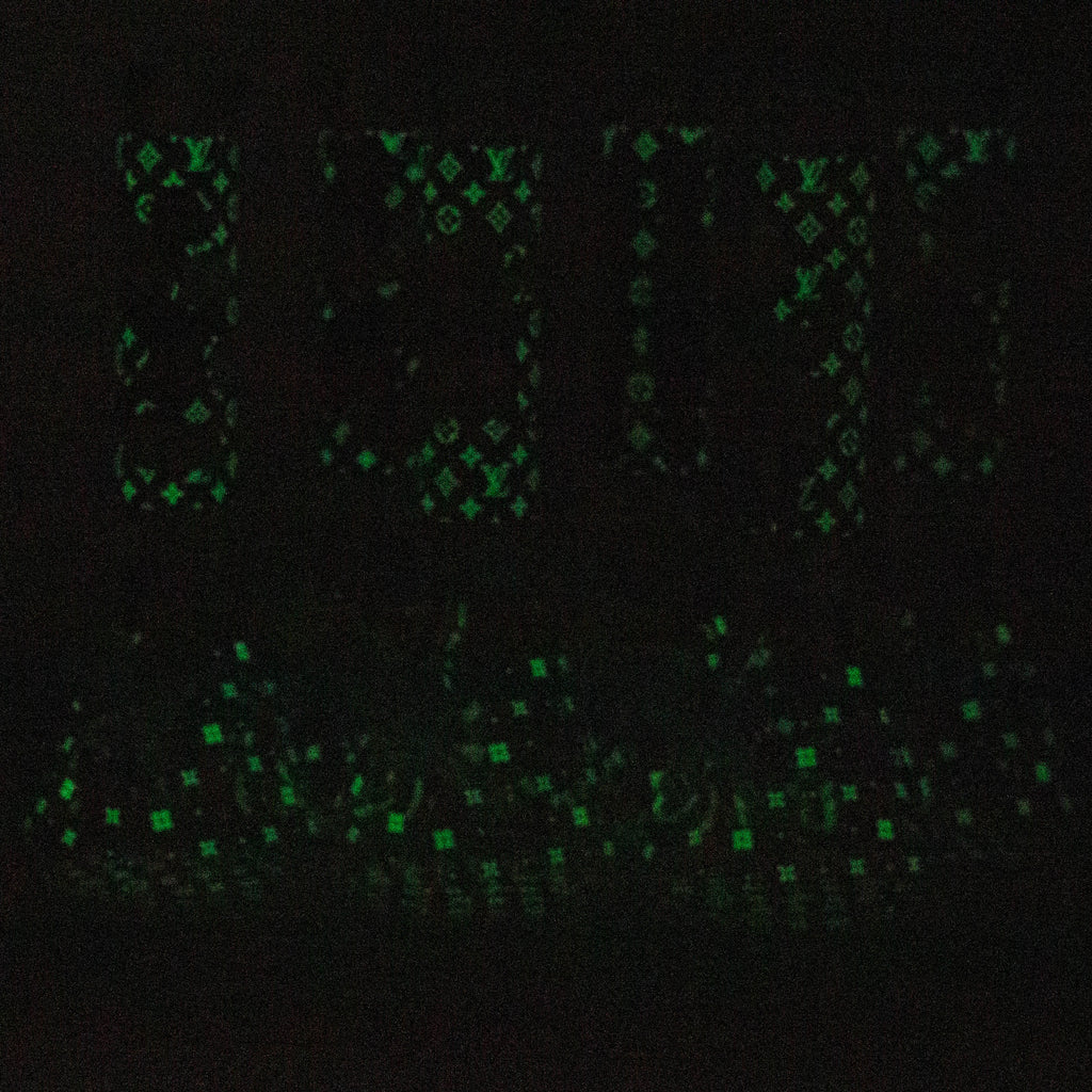14" Cartoon Glow In The Dark 9 mm glass bong [PIP835]