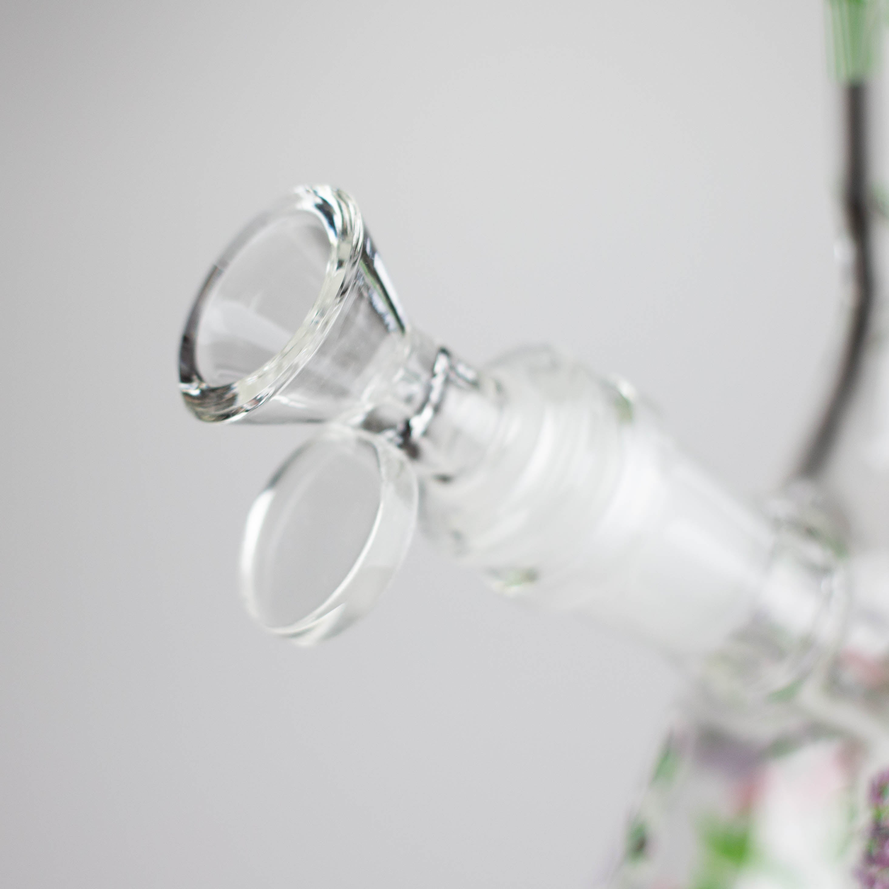Z10" Glow in the dark Glass Bong With Flower Design