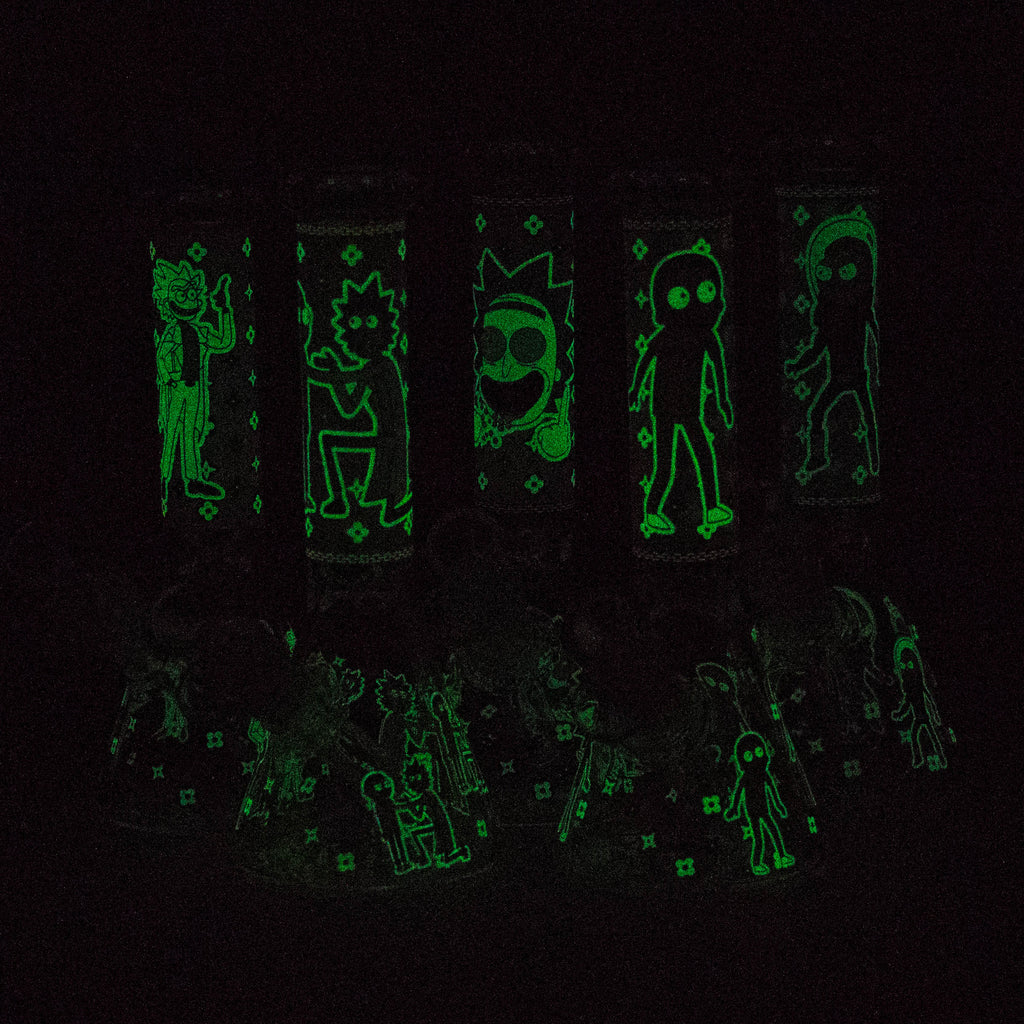 8" Glow In The Dark 4mm glass bong