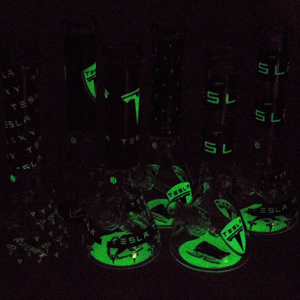TSLA Glow in the Dark 14" 9 mm glass bong [PIP866]