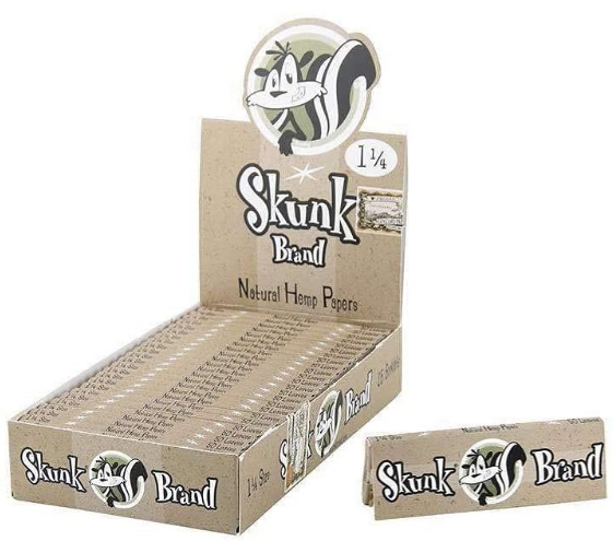 Skunk 1 1/4 Rolling Paper - Display