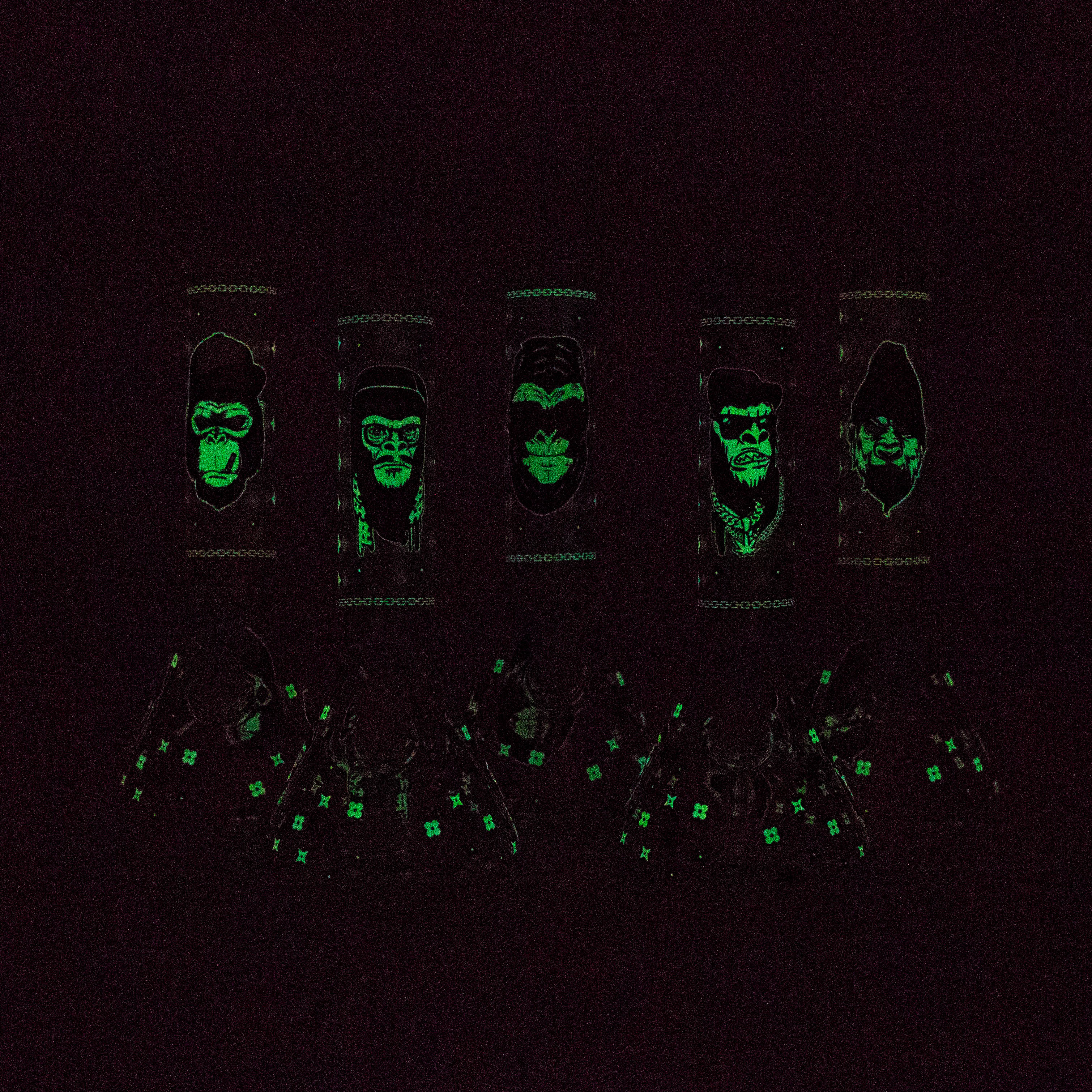 8.5" Gorilla Designs Glow In The Dark beaker bong In the Box [PIP301]