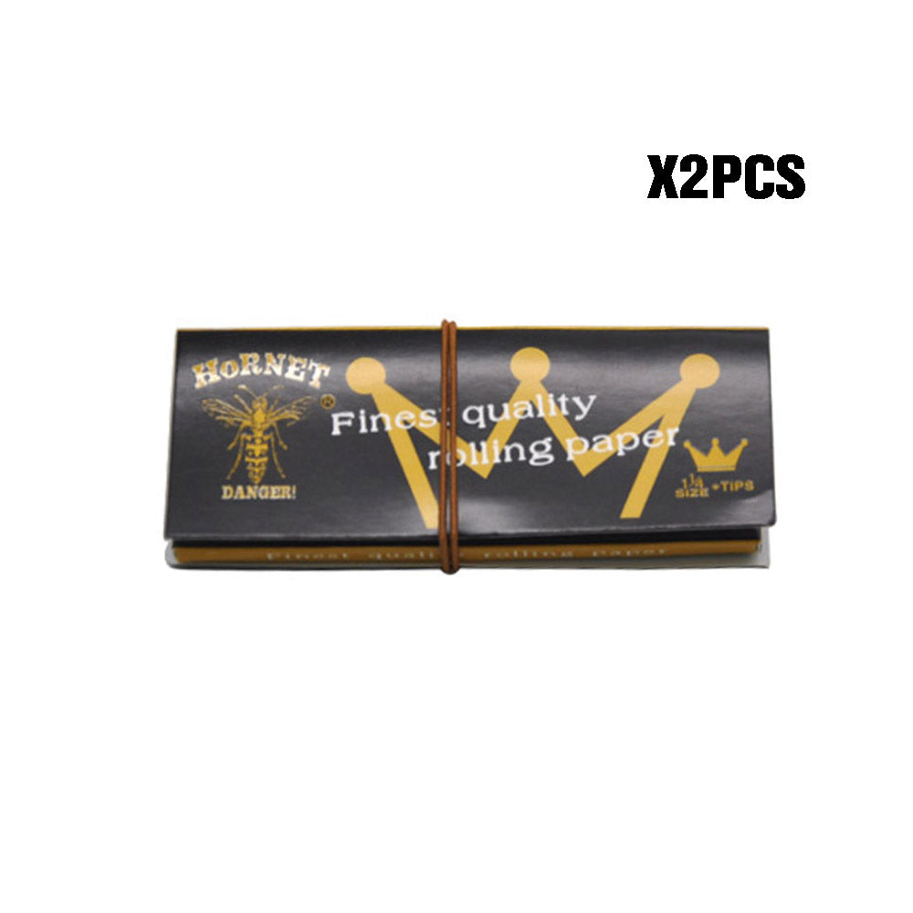 HORNET | Black 1-1/4 Size Rolling Paper With Tips