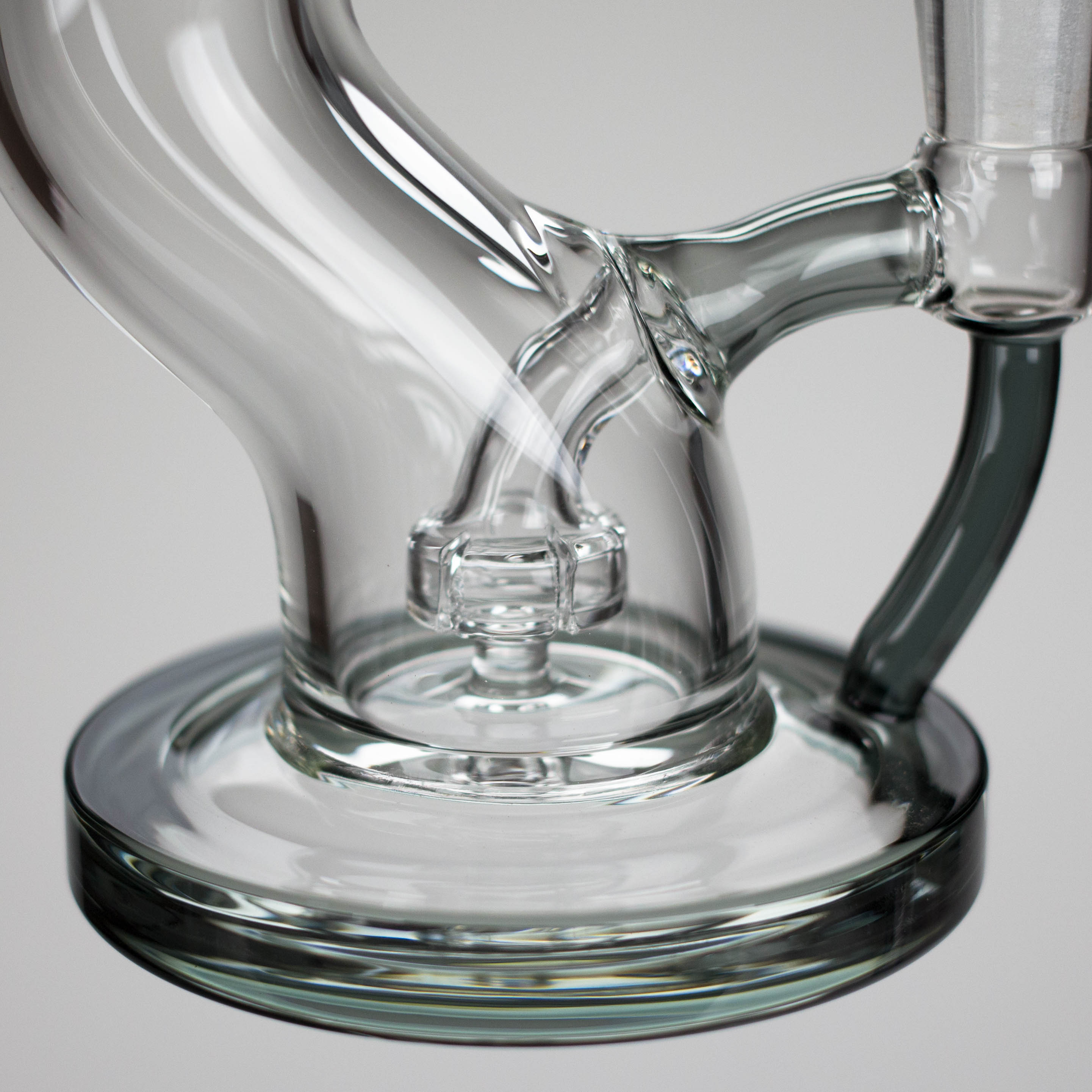 WENEED | 9.5" TwistLine Glass Bong