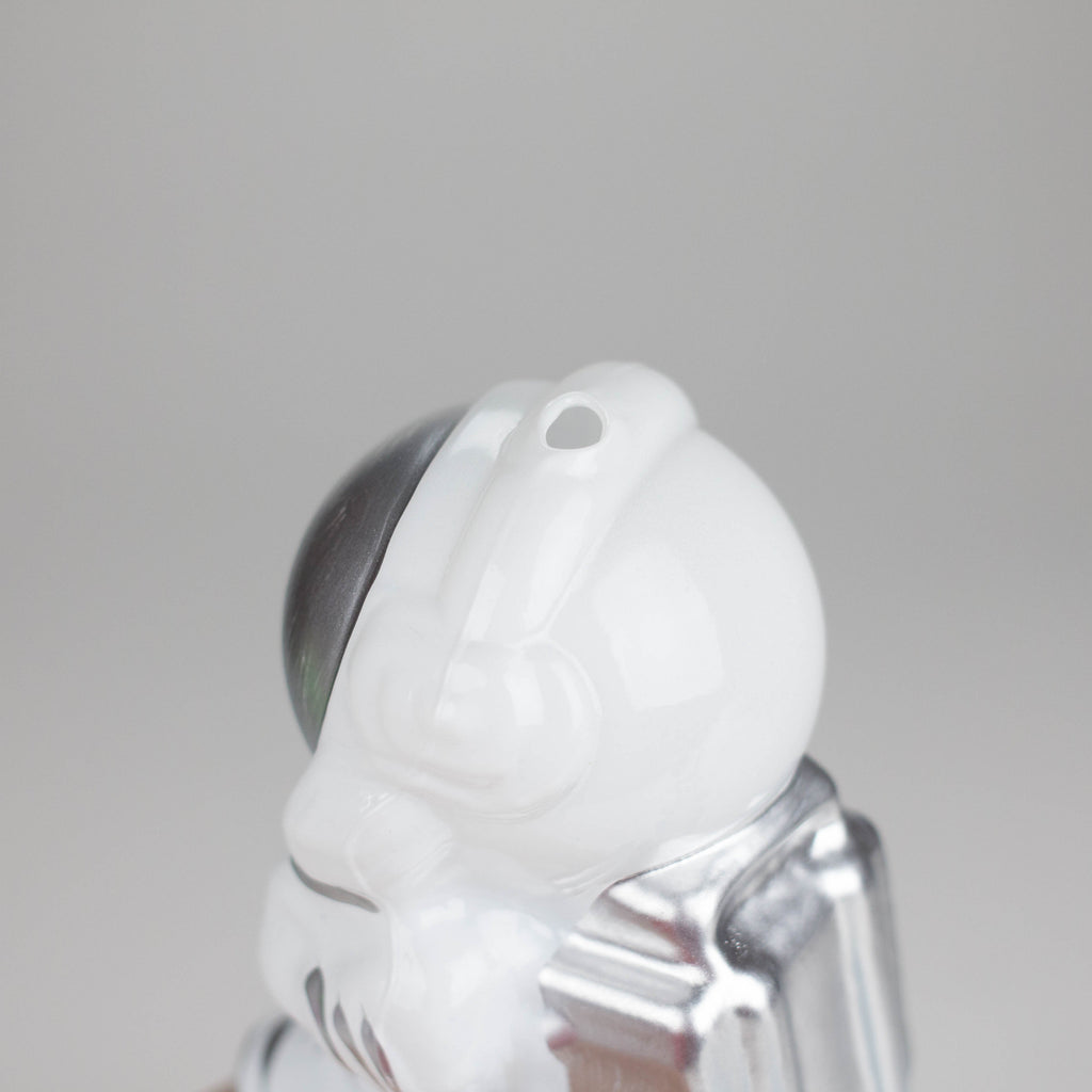 7" 3D Astronaut Glass Bong – Space Inspired Water Pipe