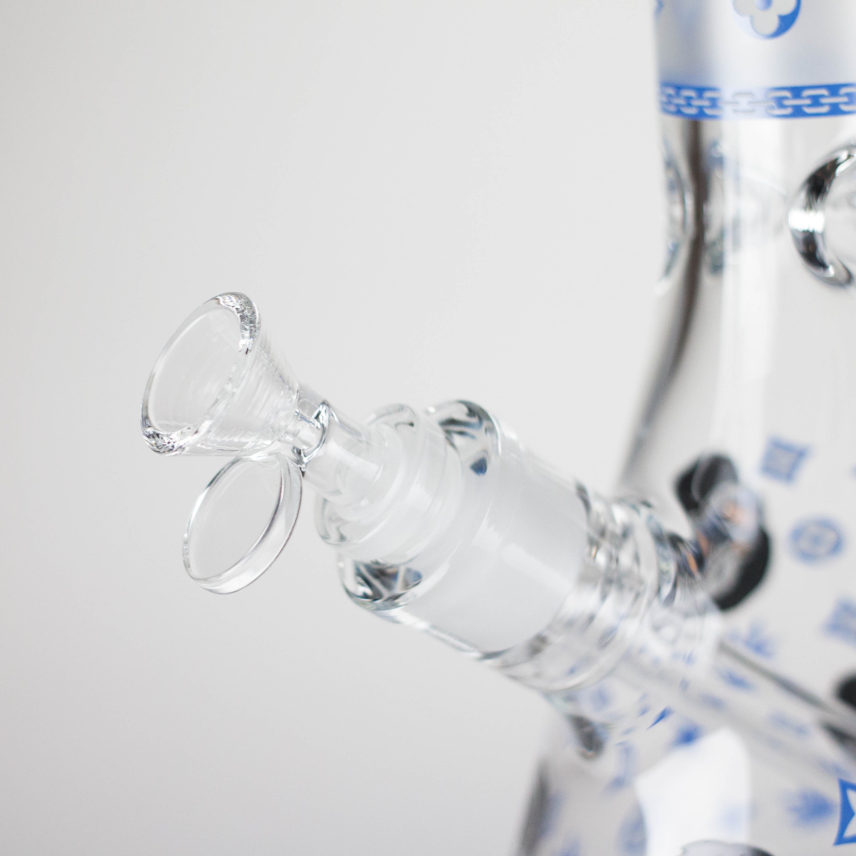 14" 7mm Gorilla Designs Glow In The Dark Beaker Bong – In the Box [FT1892ATS]