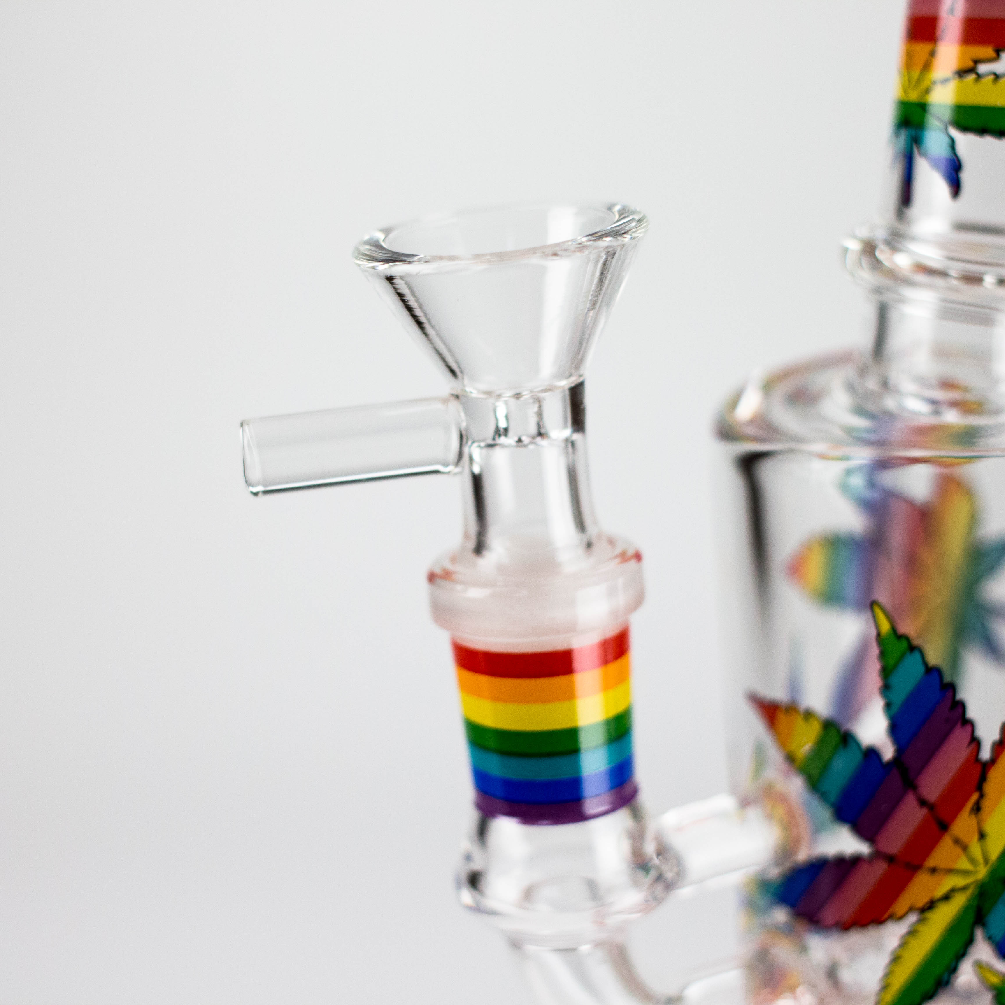 7" 2-in-1 Leaves Design Rig with Perc, Banger & Bowl Included