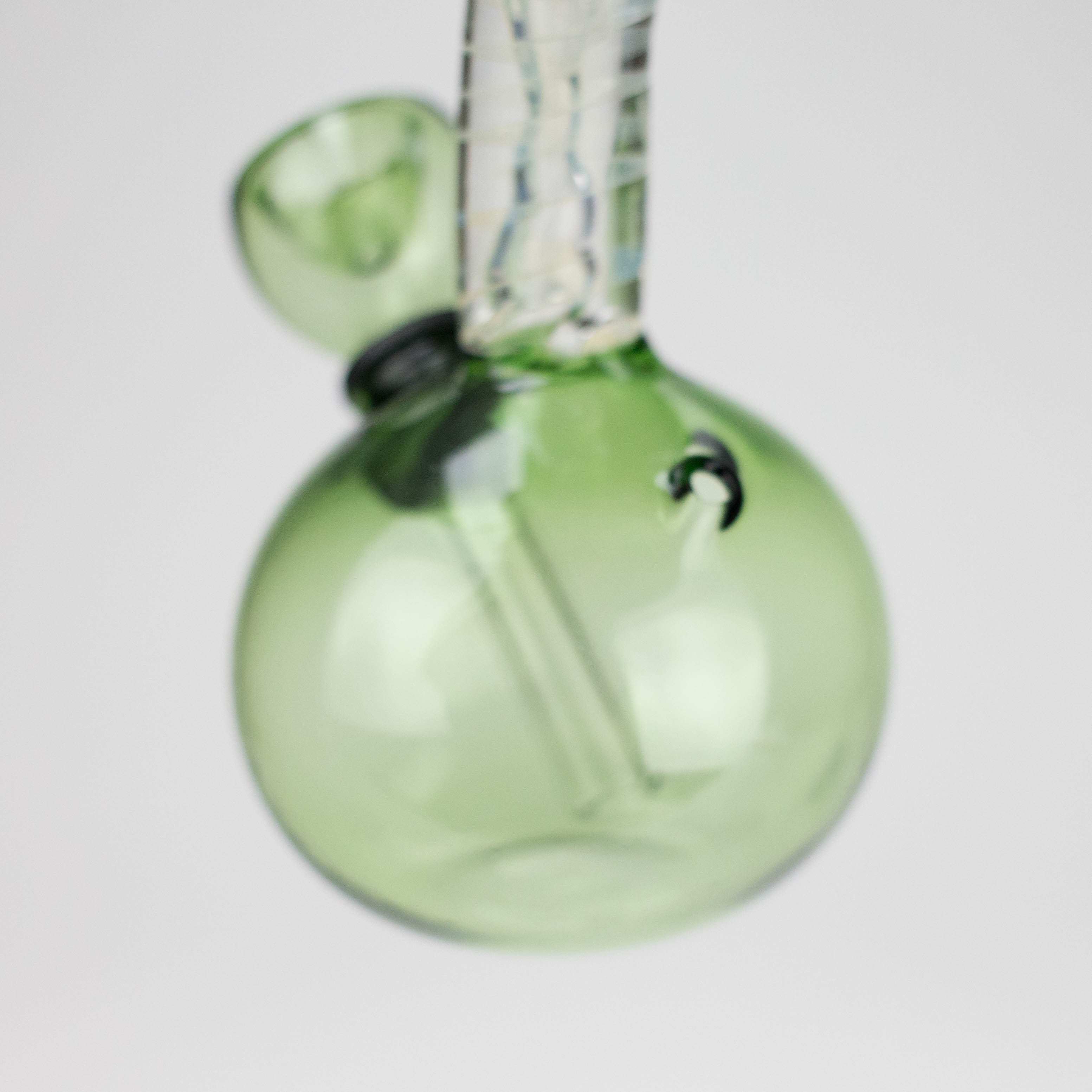 5.5" changing color glass water bong