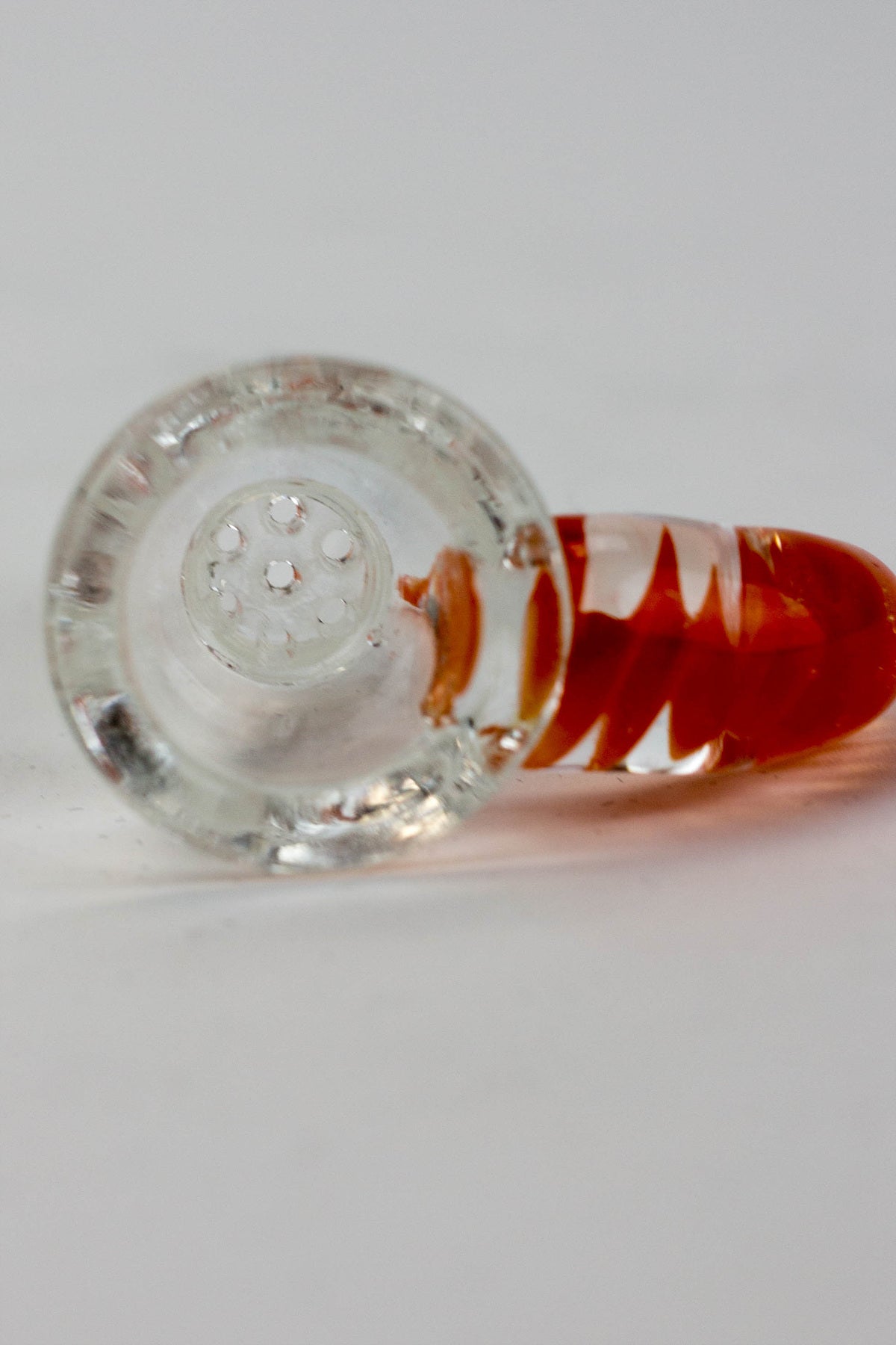 Built-in glass screen bowl with horn handle
