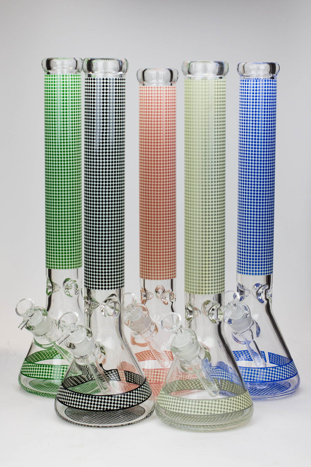18" Diamond pattern Glow in the dark 7 mm glass beaker bong