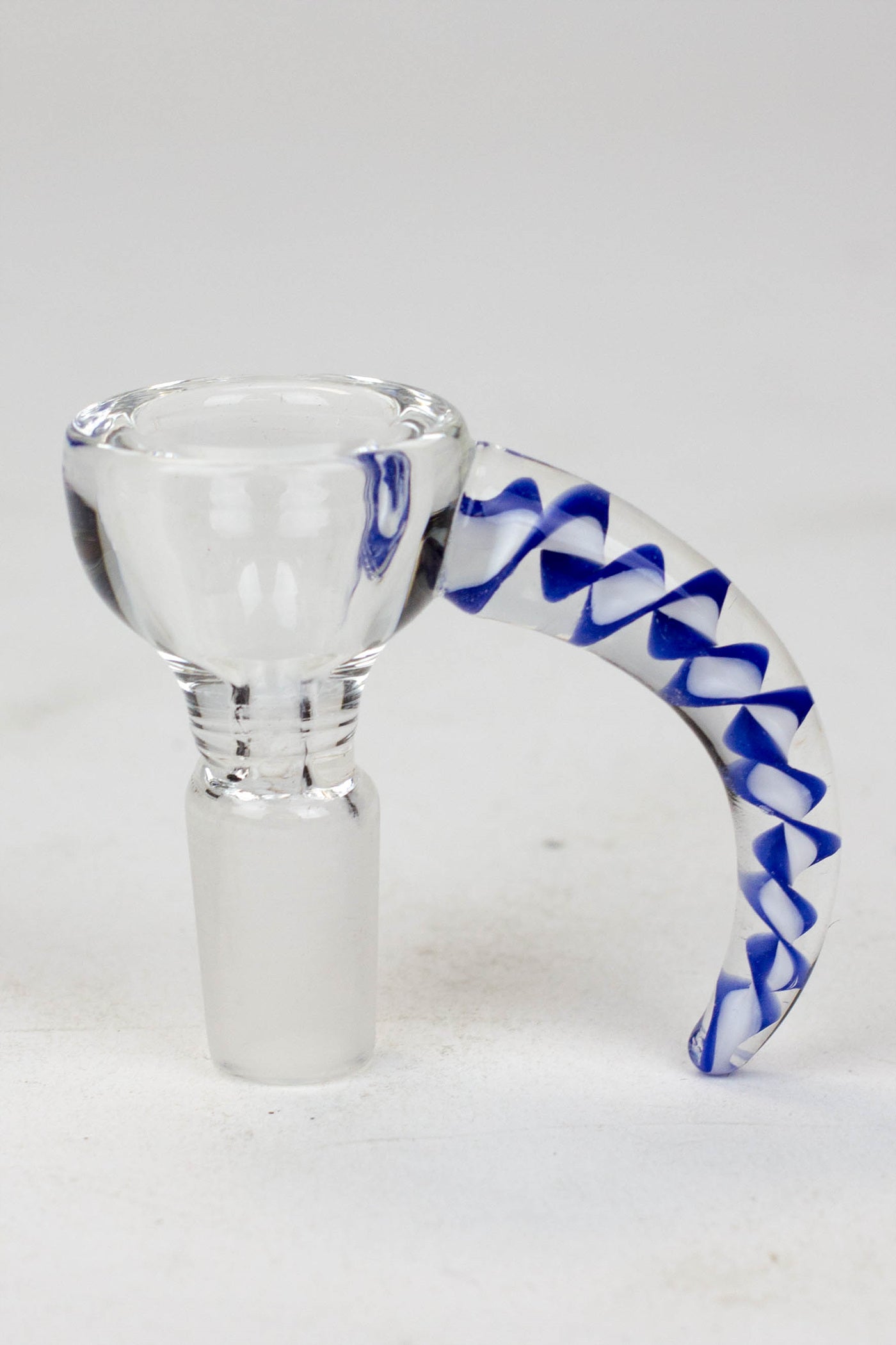 Thick bowl with horn handle