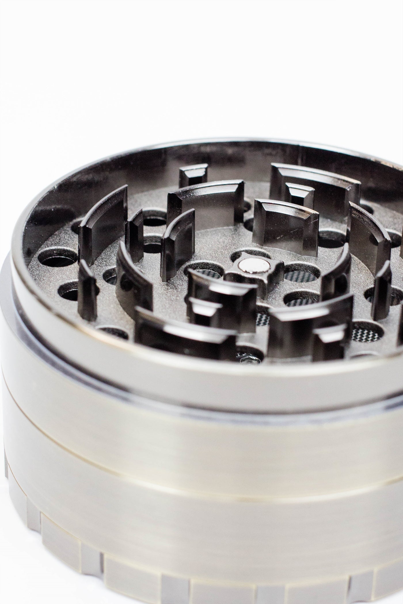 NG 4-Piece Large Gunsteel Grinder ( XH8000 )