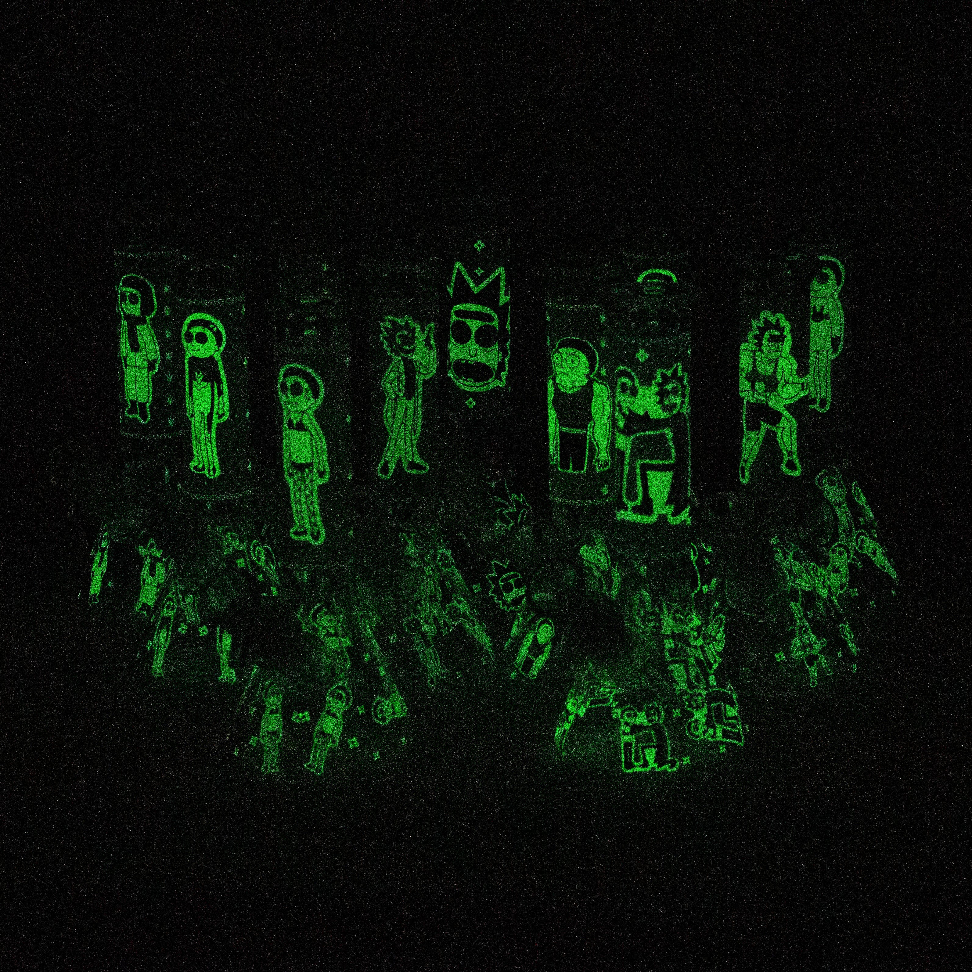 8" Glow in the dark glass Bong [GLOW]