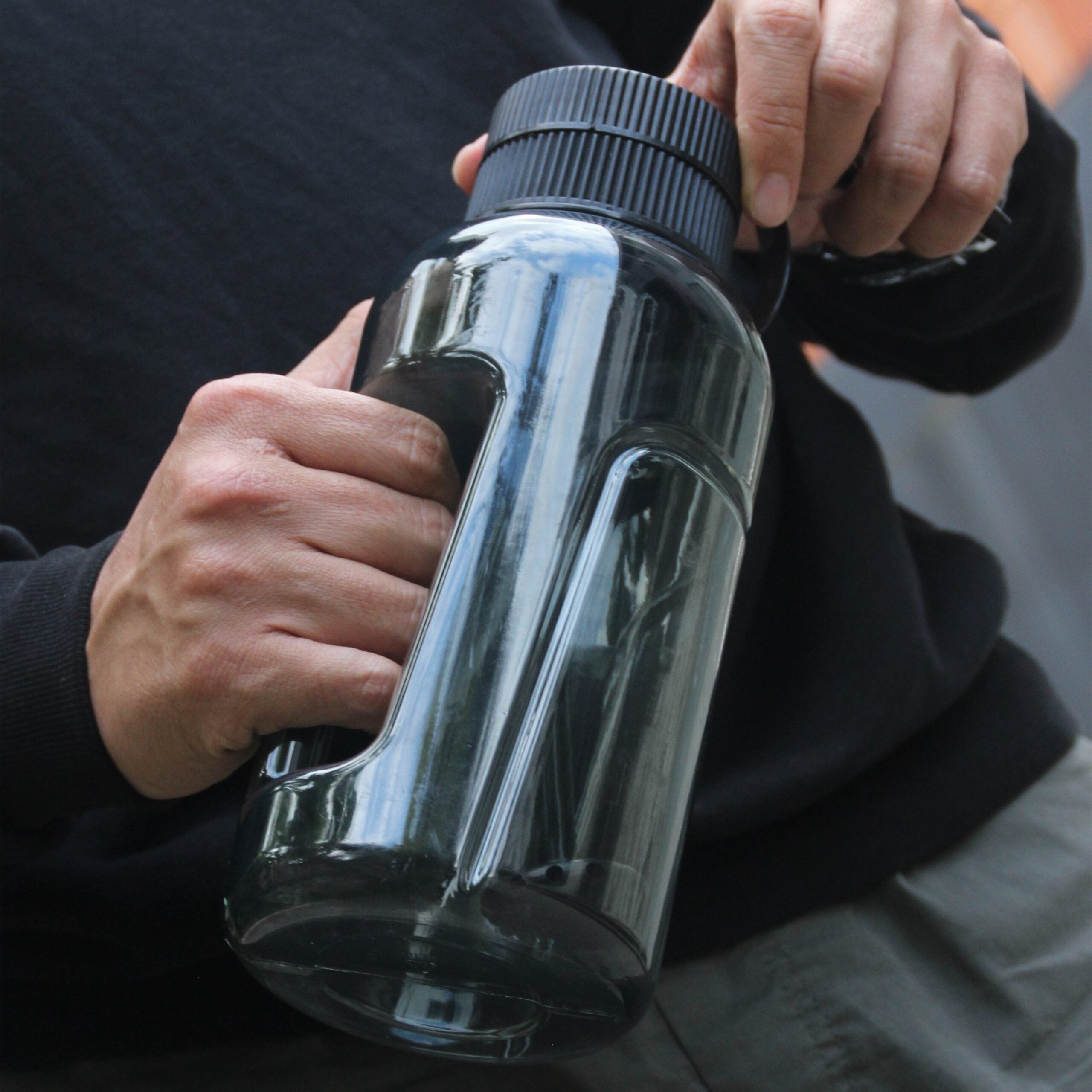 ZMOKIE Water bottle bong