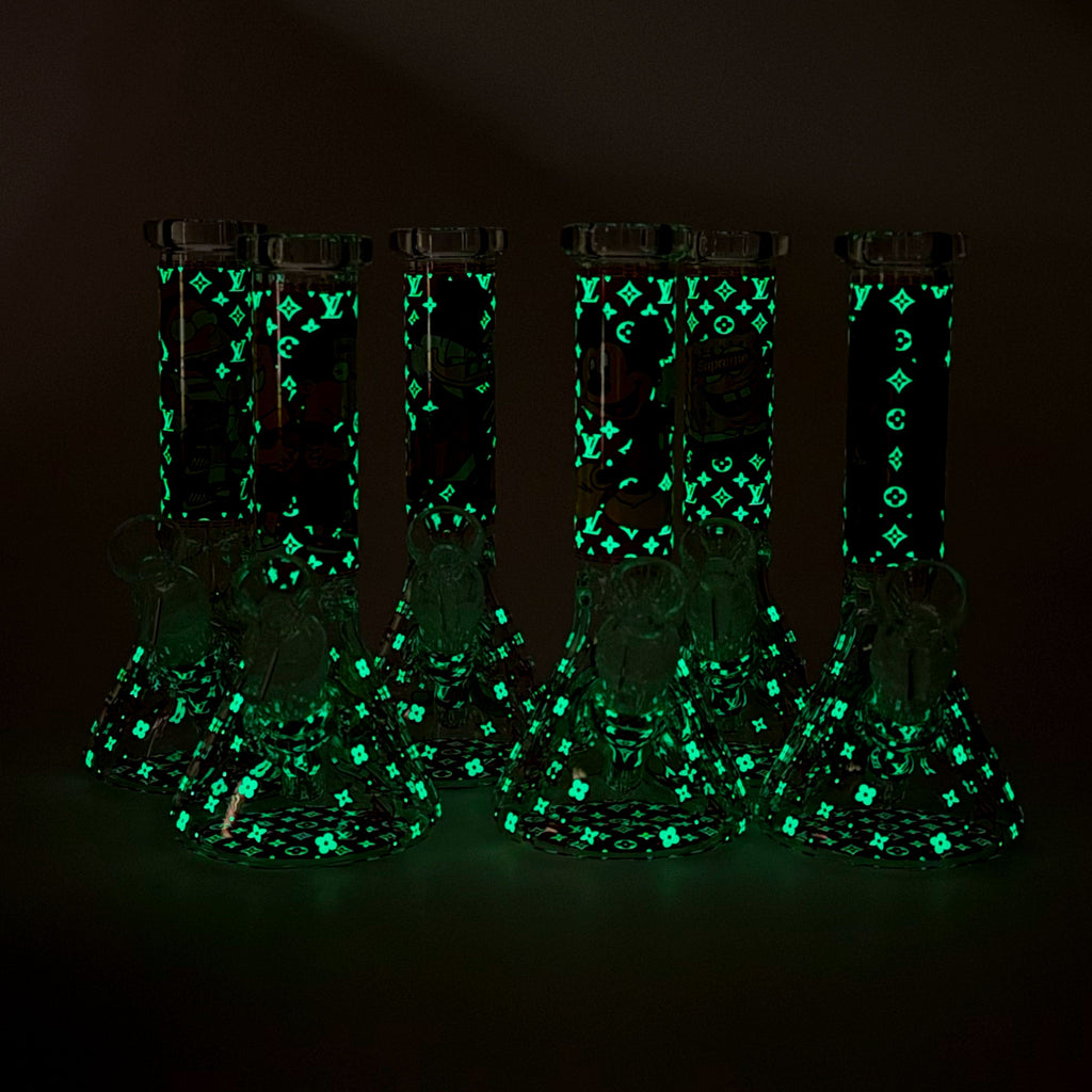 7.5" Glow-in-the-Dark Cartoon Beaker Bong – [PIP879]