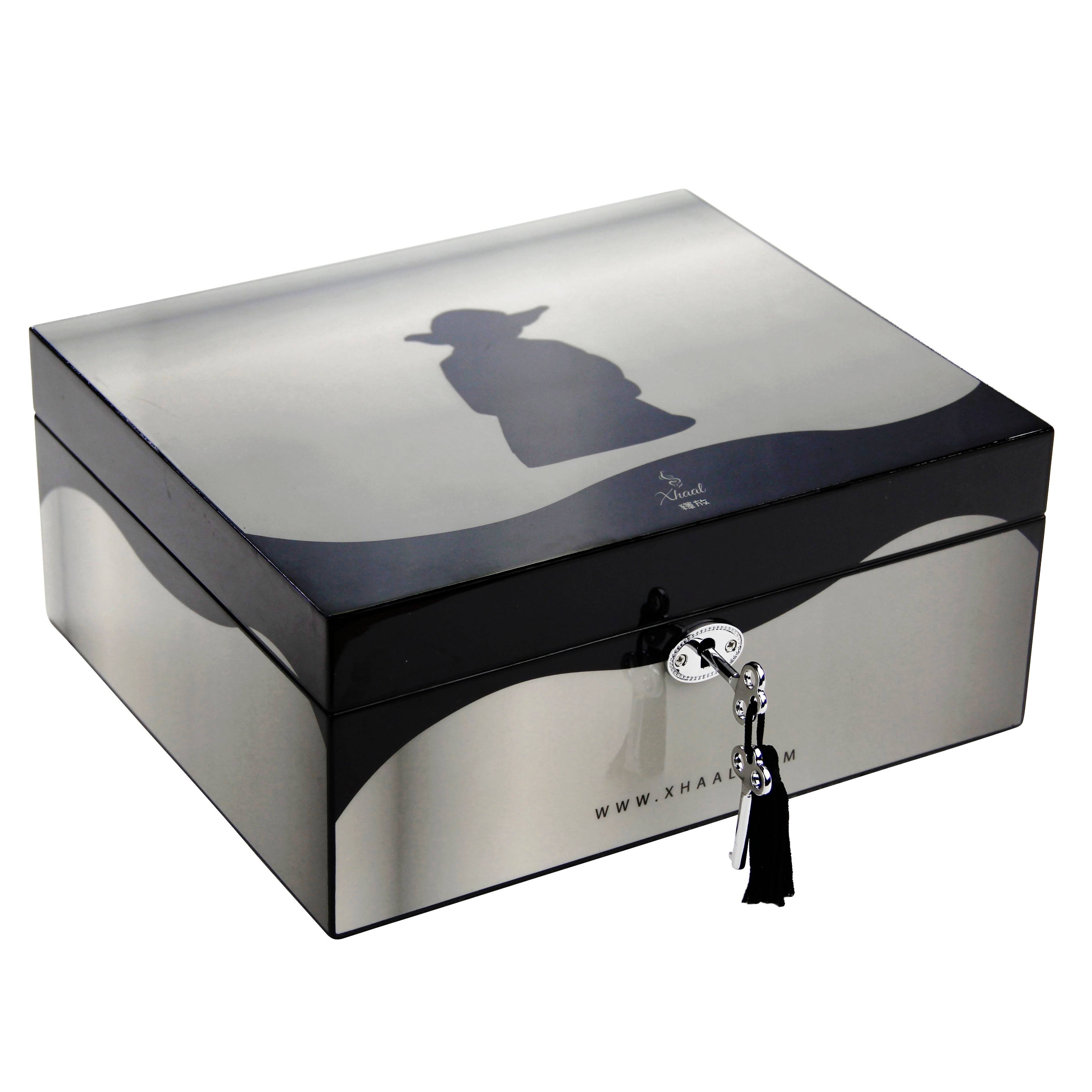 HUMIDOR | SILVER
