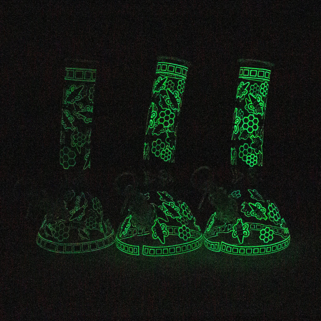 8" Glow in the dark glass bong [XTR1075]